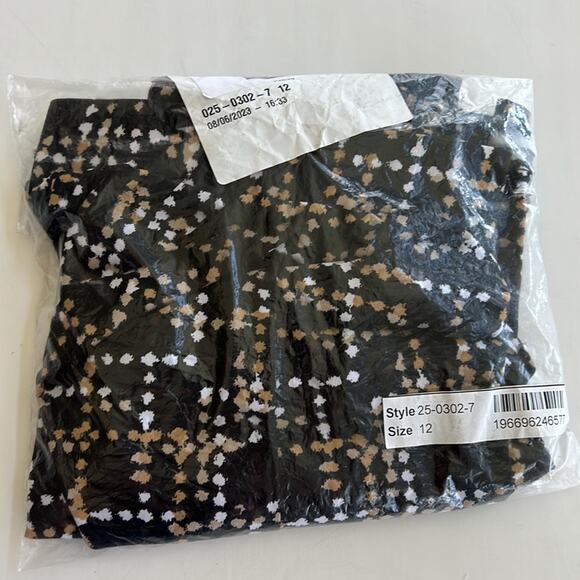 New JESSICA LONDON Printed Knit Maxi Skirt Women's Size 12 Black Gold White - Picture 9 of 10